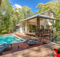 7 Naiad Court - Rainbow Shores Perfect Beach House Swimming Pool and Walk To Beach Aircon Wi-Fi - Accommodation Port Hedland
