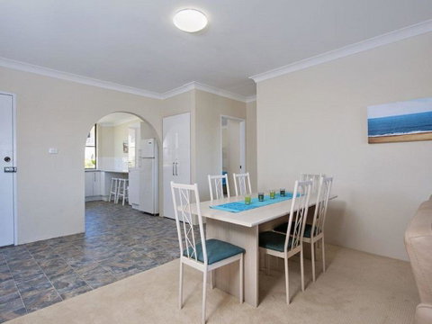 7 The Dunes @ Fingal Bay - Accommodation Port Hedland 2