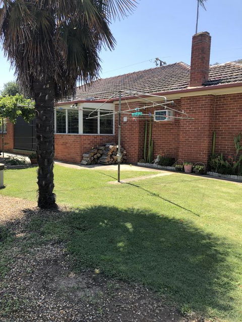 725 Myrtleford-Yackandandah Road - Accommodation Port Hedland 0