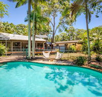 8 Satinwood Drive - Rainbow Shores Architecturally Designed Pool Walk to Beach - Accommodation Port Hedland