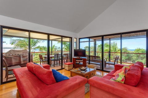 90 Cooloola Drive - Rainbow Beach, Luxury Beach House, Ocean Views - Accommodation Port Hedland 1