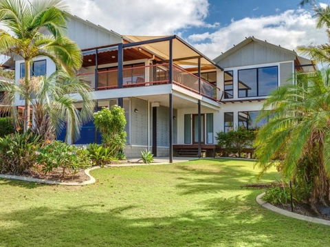 90 Cooloola Drive - Rainbow Beach, Luxury Beach House, Ocean Views - Accommodation Port Hedland 0