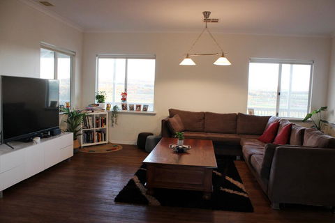 A Better Life Animal Sanctuary FarmStay - Private Two-Bedrooms, Lounge Room & Bathroom & Toilet, Shared Kitchen - Accommodation Port Hedland 3