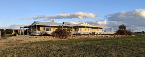 A Better Life Animal Sanctuary FarmStay - Private Two-Bedrooms, Lounge Room & Bathroom & Toilet, Shared Kitchen - Accommodation Port Hedland 0