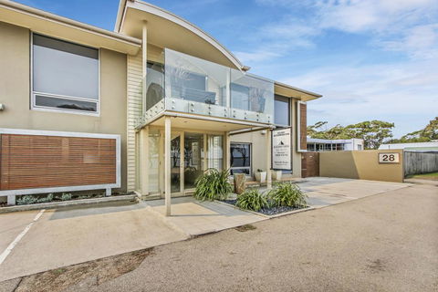 A Window On The Bay - Accommodation Port Hedland 1