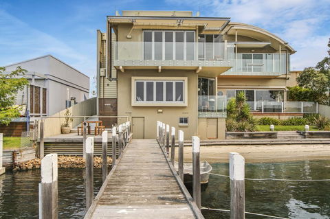 A Window On The Bay - Accommodation Port Hedland 0