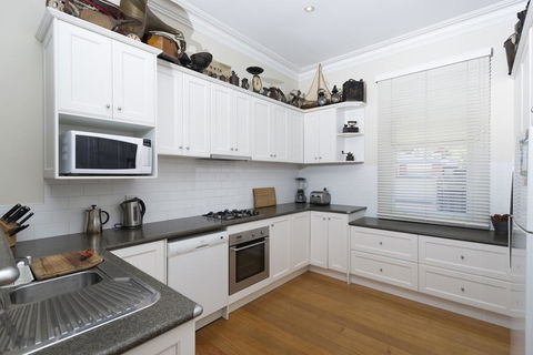 Abaleen House - Accommodation Port Hedland 2