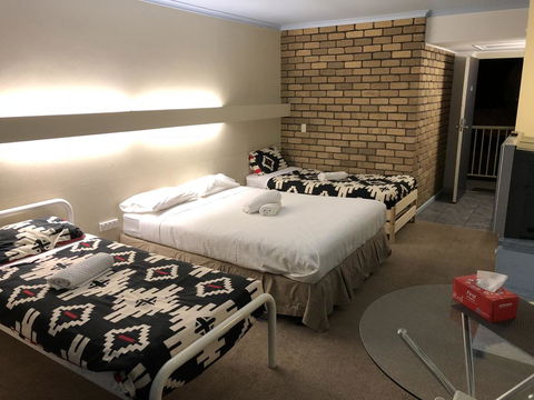 Abel Tasman Waterfront Motel - Accommodation Port Hedland 1