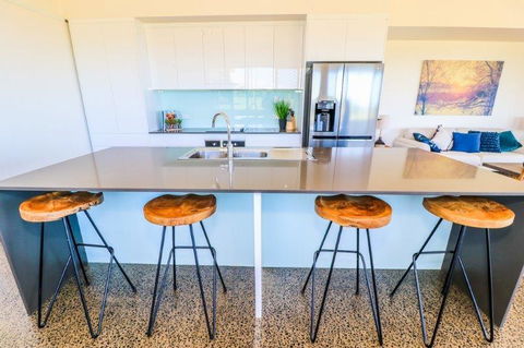 Absolute Beachfront & Secluded New Home - Accommodation Port Hedland 2