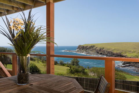 Absolute Oceanfront Cottage - Accommodation Port Hedland 0