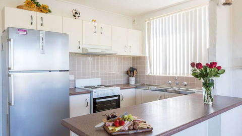 Absolute Oceanfront Cottage - Accommodation Port Hedland 2