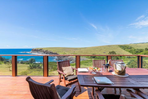 Absolute Oceanfront Cottage - Accommodation Port Hedland 3