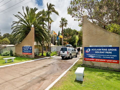 Acclaim Pine Grove Holiday Park - Accommodation Port Hedland 0
