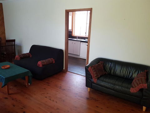 Accommodation Sydney North Shore: Frenchs Forest 3 Bedroom House - Accommodation Port Hedland 1