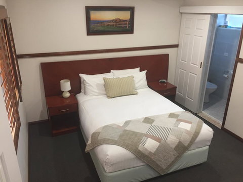 Across Country Motel And Serviced Apartments - Accommodation Port Hedland 0