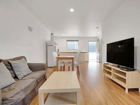 Adelaide Holiday Homes - Accommodation Port Hedland 2