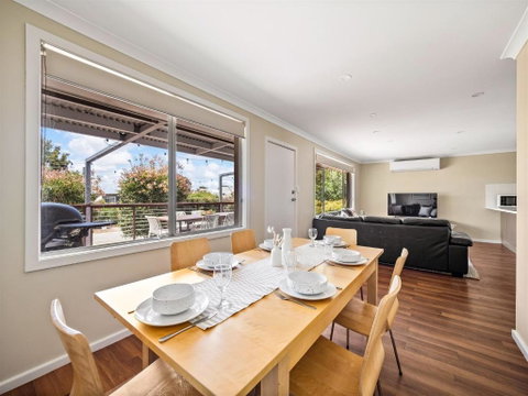 Eagle Bay Beach House - 300m To The Beach! - Accommodation Port Hedland 3