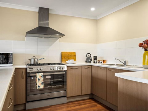 Eagle Bay Beach House - 300m To The Beach! - Accommodation Port Hedland 2