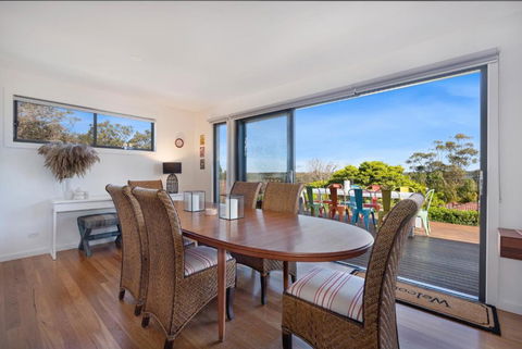 EAST52A - Lake Views - Accommodation Port Hedland 3