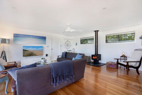 EAST52A - Lake Views - Accommodation Port Hedland 1