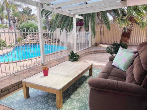 Edgewater Whole Holiday Resort - Accommodation Port Hedland 2