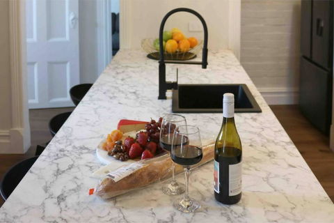 EDW19 - Stylish 2-Bed, 2-Bath Townhose In Drummoyne - Accommodation Port Hedland 1