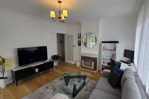 Elsternwick Easy Living - 2 Bedroom Sleeping 4 - Accommodation Port Hedland 0