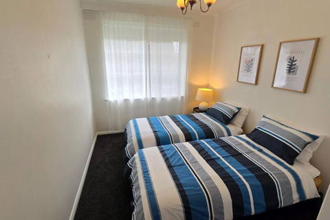Elsternwick Easy Living - 2 Bedroom Sleeping 4 - Accommodation Port Hedland 3