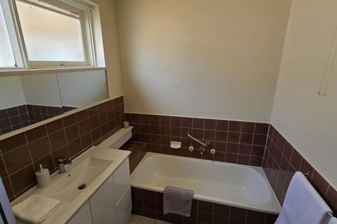 Elsternwick Easy Living - 2 Bedroom Sleeping 4 - Accommodation Port Hedland 4