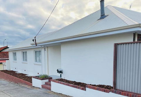 Executive Central Home - Accommodation Port Hedland 0