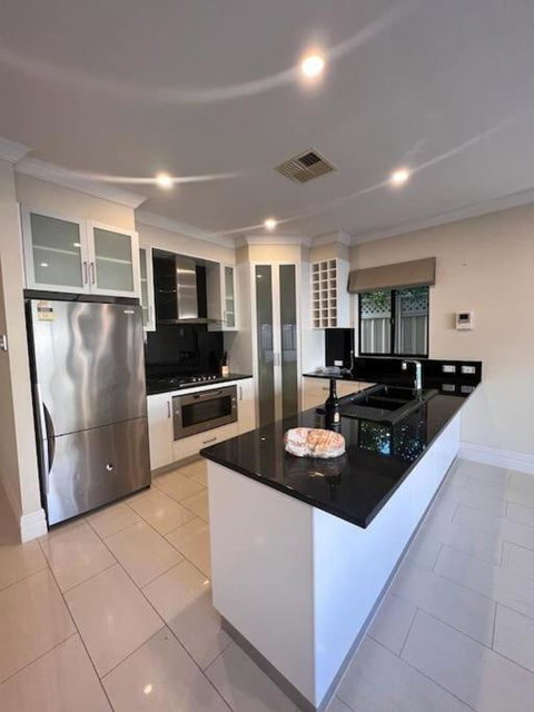 Executive Villa Close To CBD With Spa - Accommodation Port Hedland 0