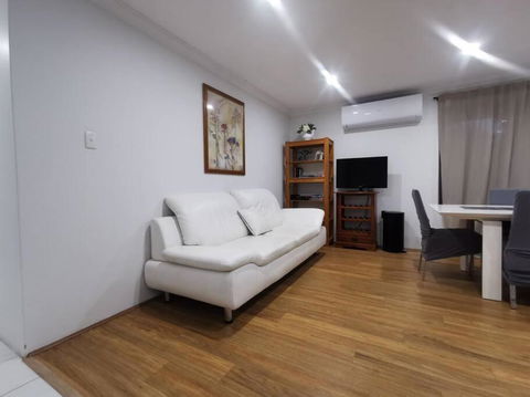 Entire House With 4 Bedrooms Fully Air Conditioned - Accommodation Port Hedland 2