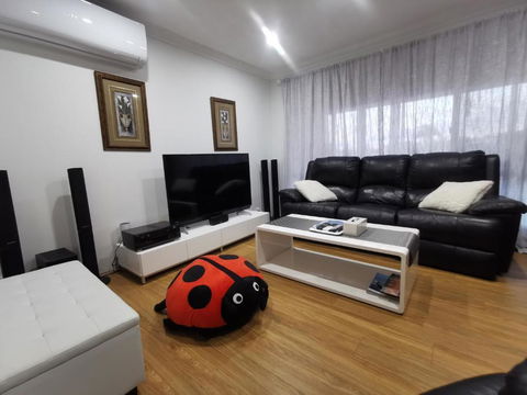 Entire House With 4 Bedrooms Fully Air Conditioned - Accommodation Port Hedland 0