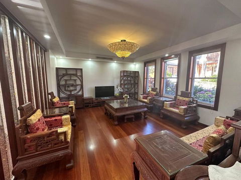 Exquisite Chinese Style Garden - Accommodation Port Hedland 0