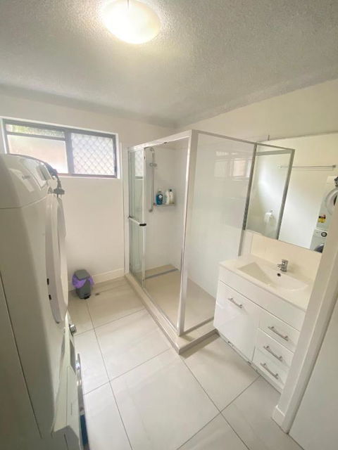 Fabulous Canal-front Unit In Mooloolaba - Accommodation Port Hedland 2