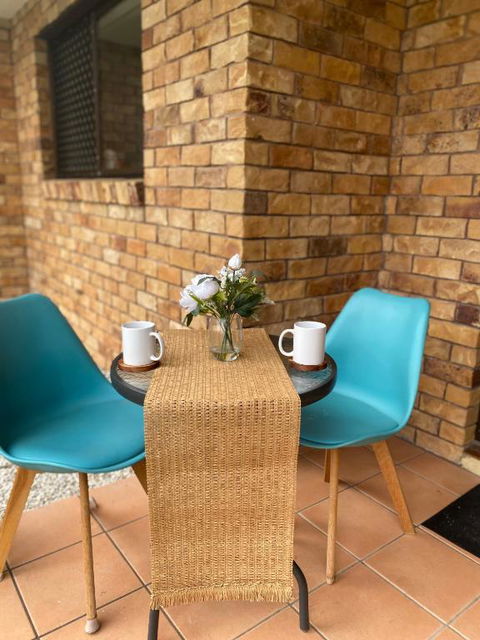 Fabulous Canal-front Unit In Mooloolaba - Accommodation Port Hedland 3