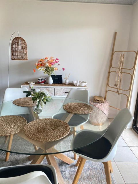 Fabulous Canal-front Unit In Mooloolaba - Accommodation Port Hedland 4