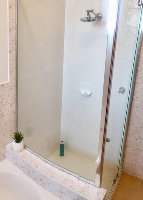 FERNLY BFast, WiFi Nflx AC Walk2Pizza Liquor Deli, - Accommodation Port Hedland 3