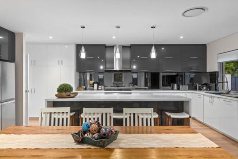 Family Vacation Escapade Shops Beach And Sun Await - Accommodation Port Hedland 1