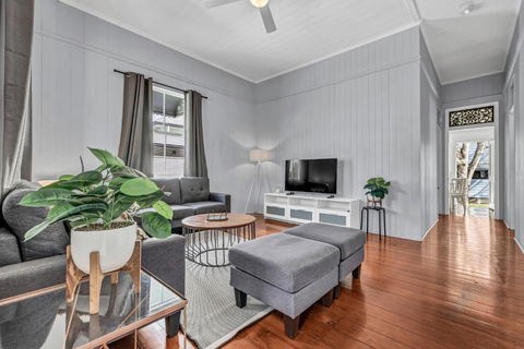 Gabba Central House 3BR2Bath Pets - Accommodation Port Hedland 2
