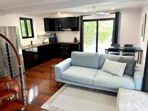Gabba Central Lofthouse Sleeps5 Pets - Accommodation Port Hedland 4