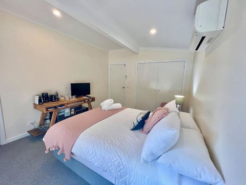 Galbraith Beach Studios - Studio 2 - Accommodation Port Hedland 0