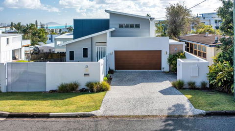 GEORGE8- THE ULTIMATE, FAMILY BEACH HOUSE! - Accommodation Port Hedland 0