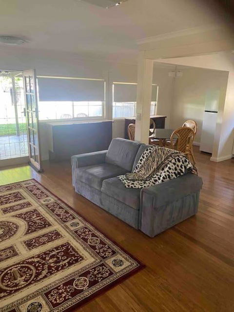 Golden Street Cottage - Accommodation Port Hedland 2