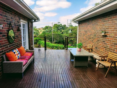 Gorgeous 4-Bedroom House On A Mansion - An Acre Land With Magnificent Pool & Garden - Accommodation Port Hedland 2