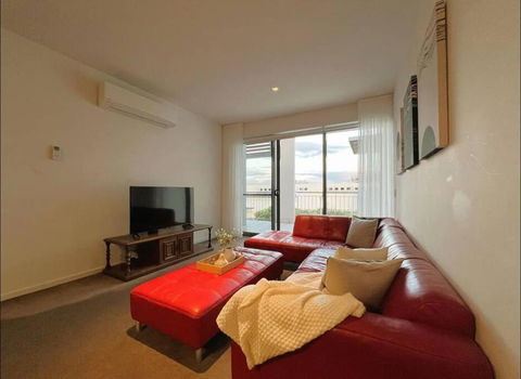 GW24-1 BATH 2 BR At The Glen With FREE Parking And Balcony - Accommodation Port Hedland 3