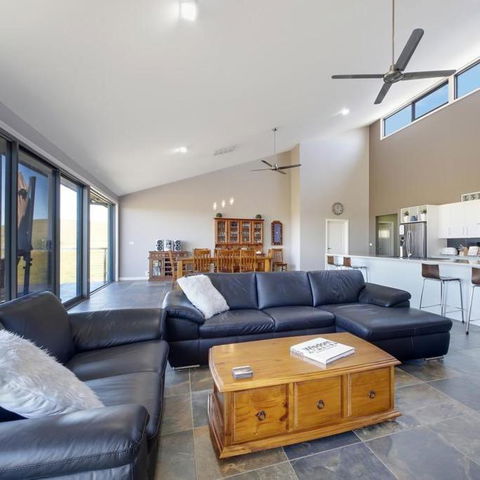 GOULBURN ALPACA FARM STAY - Accommodation Port Hedland 1