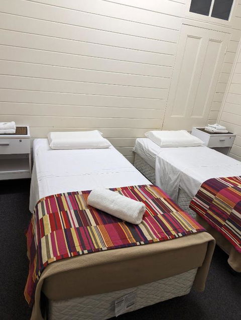 GRAND CENTRAL HOTEL PROSERPINE - Accommodation Port Hedland 4