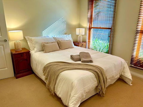 Grand Retreat In Peaceful Street - Accommodation Port Hedland 4
