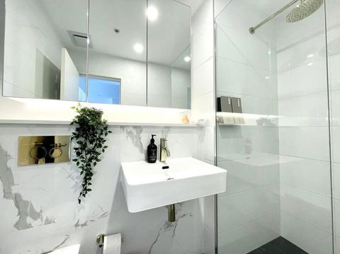 GREEN Skyline View2BR Close To Easter Show - Accommodation Port Hedland 1